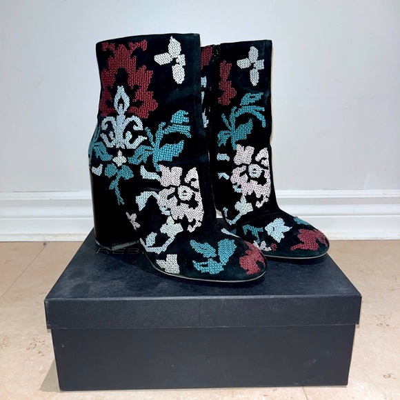✨Host Pick✨Gorgeous Embroidered Rebecca Minkoff Boots - Picture 1 of 6